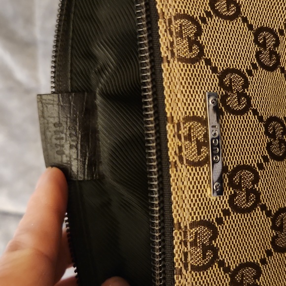 💯% Authentic Gucci boat pochette - Picture 6 of 6